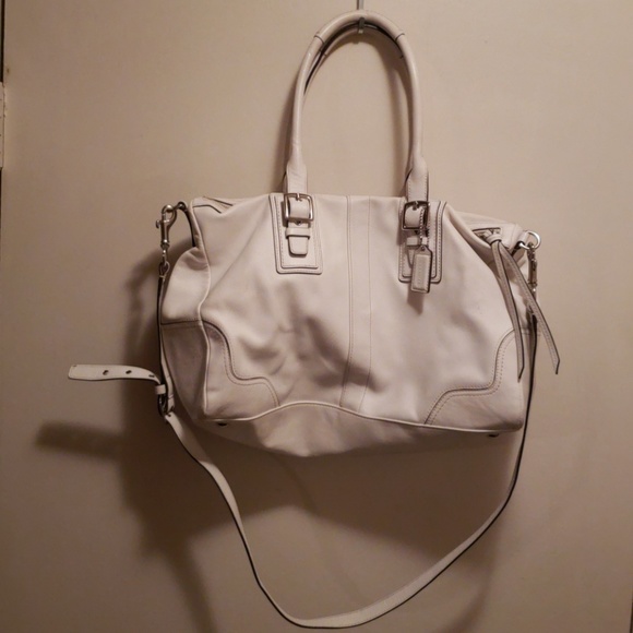 Coach Handbags - Authentic Coach Hampton Handbag